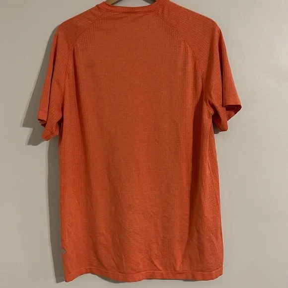 Lululemon men’s orange T-shirt size large - Picture 6 of 6